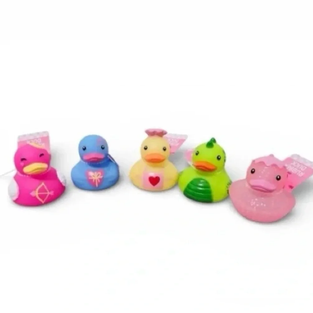 NEW!! Bullseye Playground Valentine’s Day Rubber Duck Set (Includes 5 Ducks)-NWT